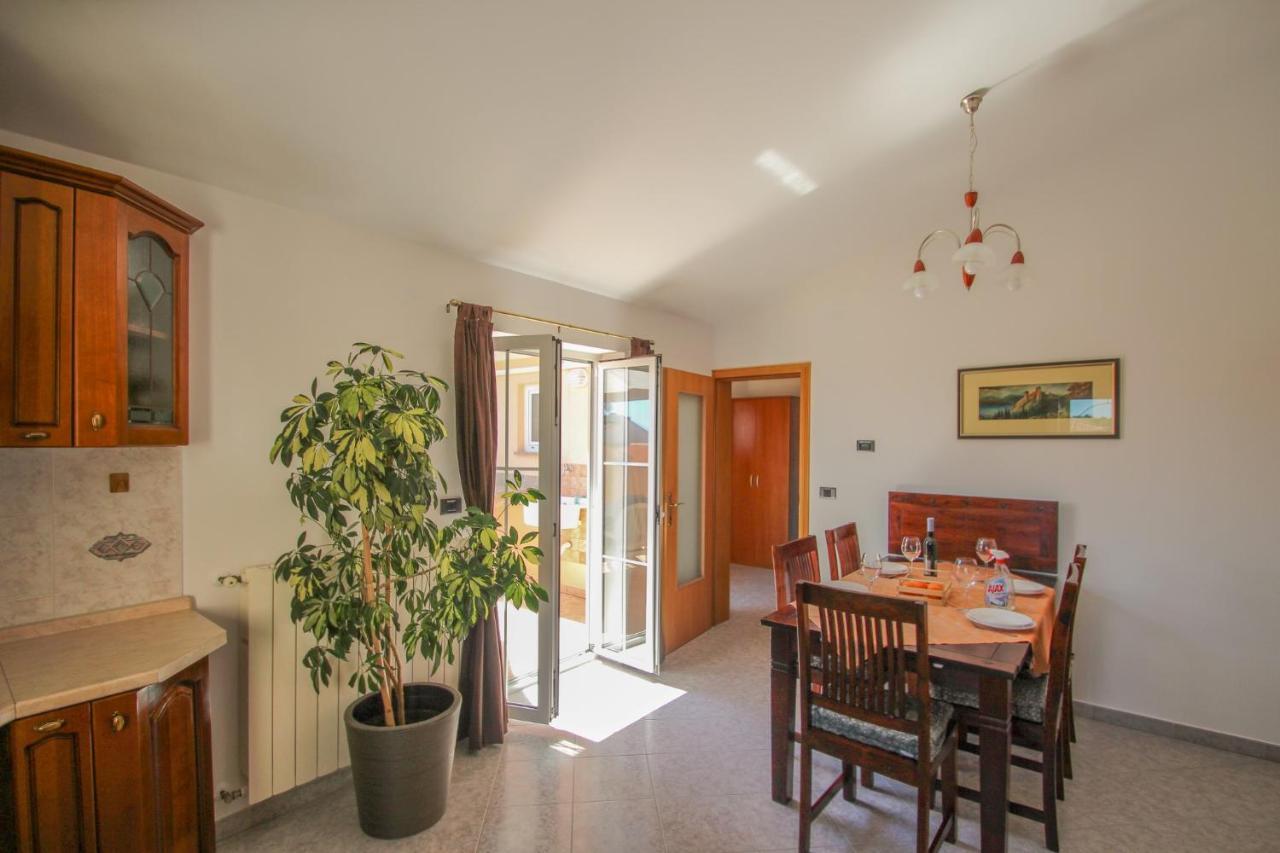 Apartment Nada Pula Exterior photo